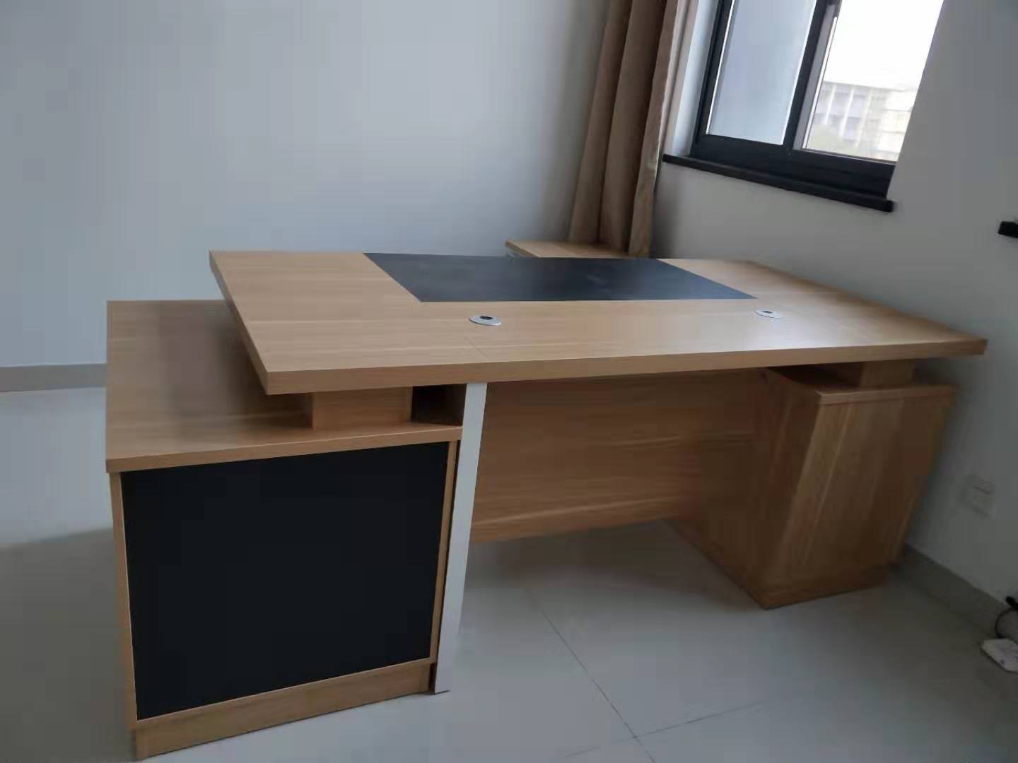 新款***办公班台老板桌