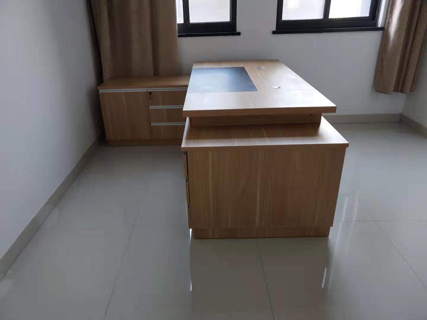 新款***办公班台老板桌