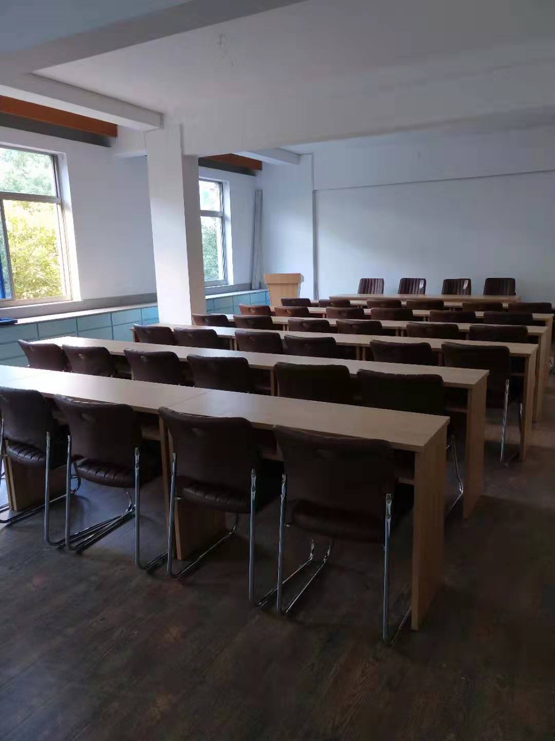 会议室开会演讲桌