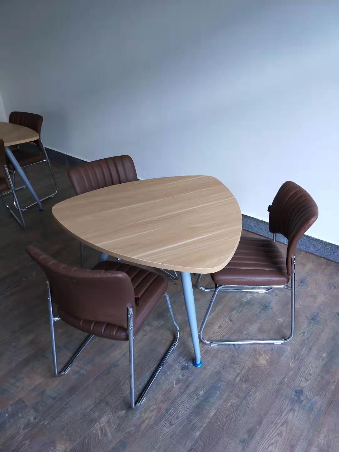 小型休息区洽谈桌