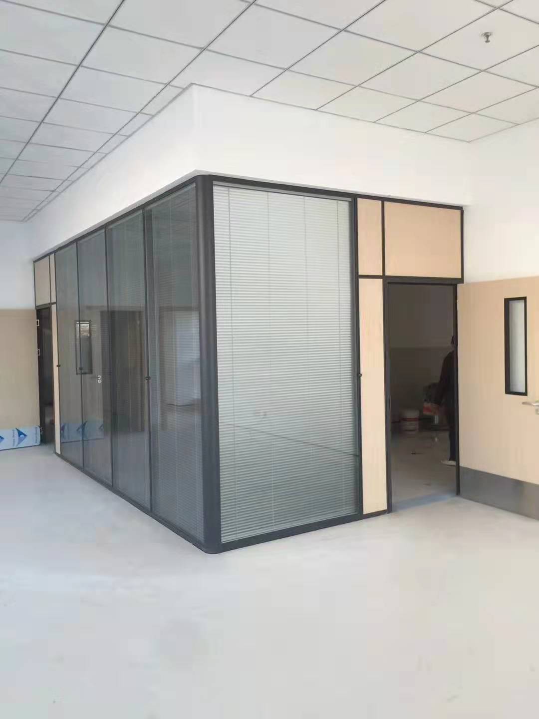 玻璃隔断墙定制