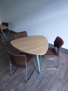 小型休息区洽谈桌